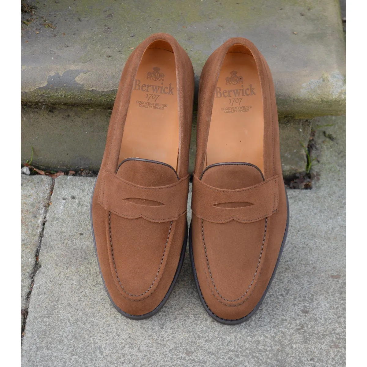 Berwick 1707 Penny Loafer (9628) - Snuff Suede Dainite