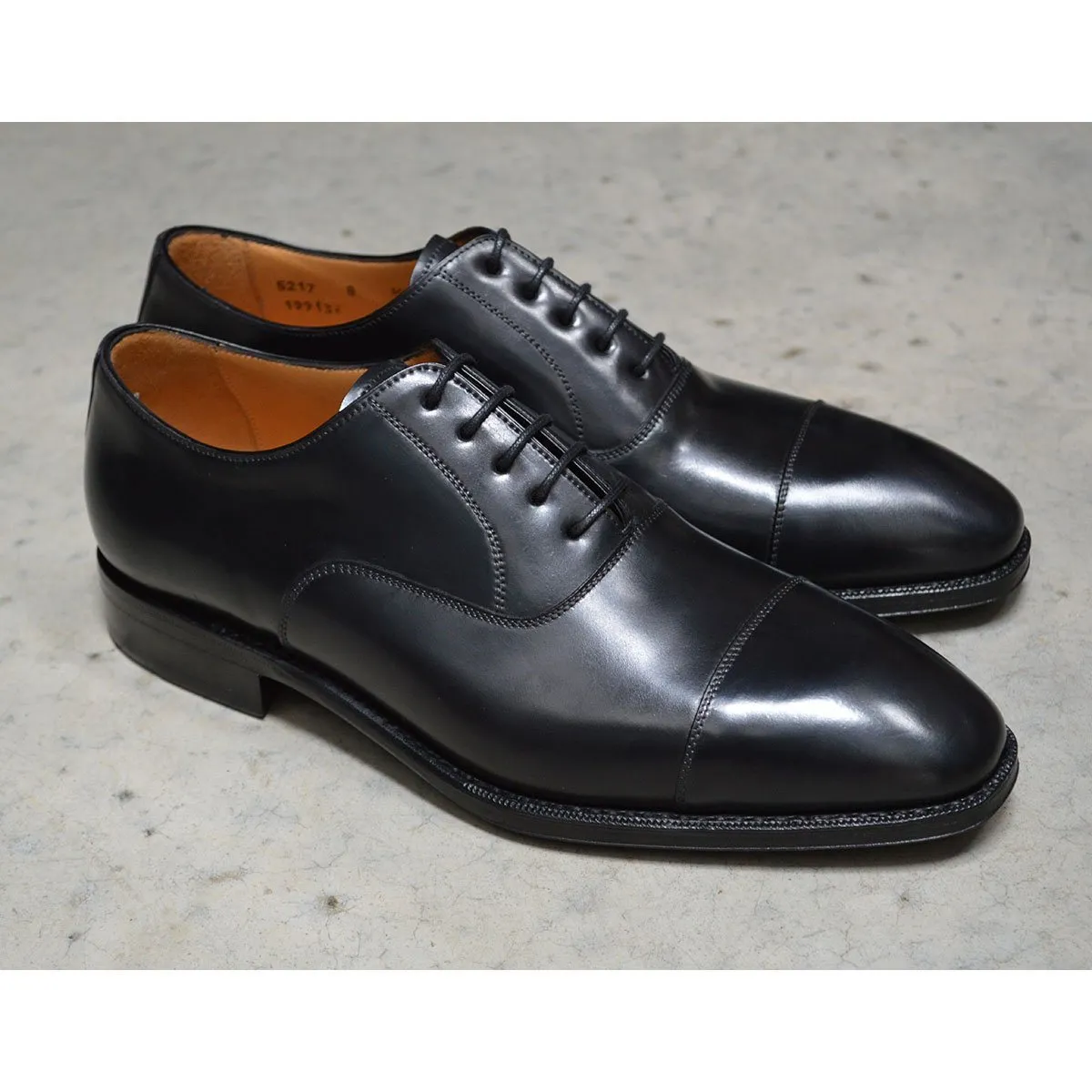 Berwick 1707 Premium Grade Cordovan Straight Cap Oxford (5217) - Black