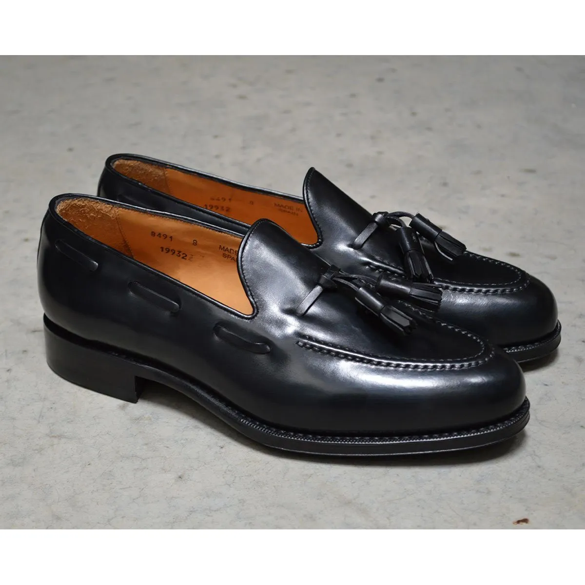 Berwick 1707 Premium Grade Cordovan Tasselled loafer (8491) -Black