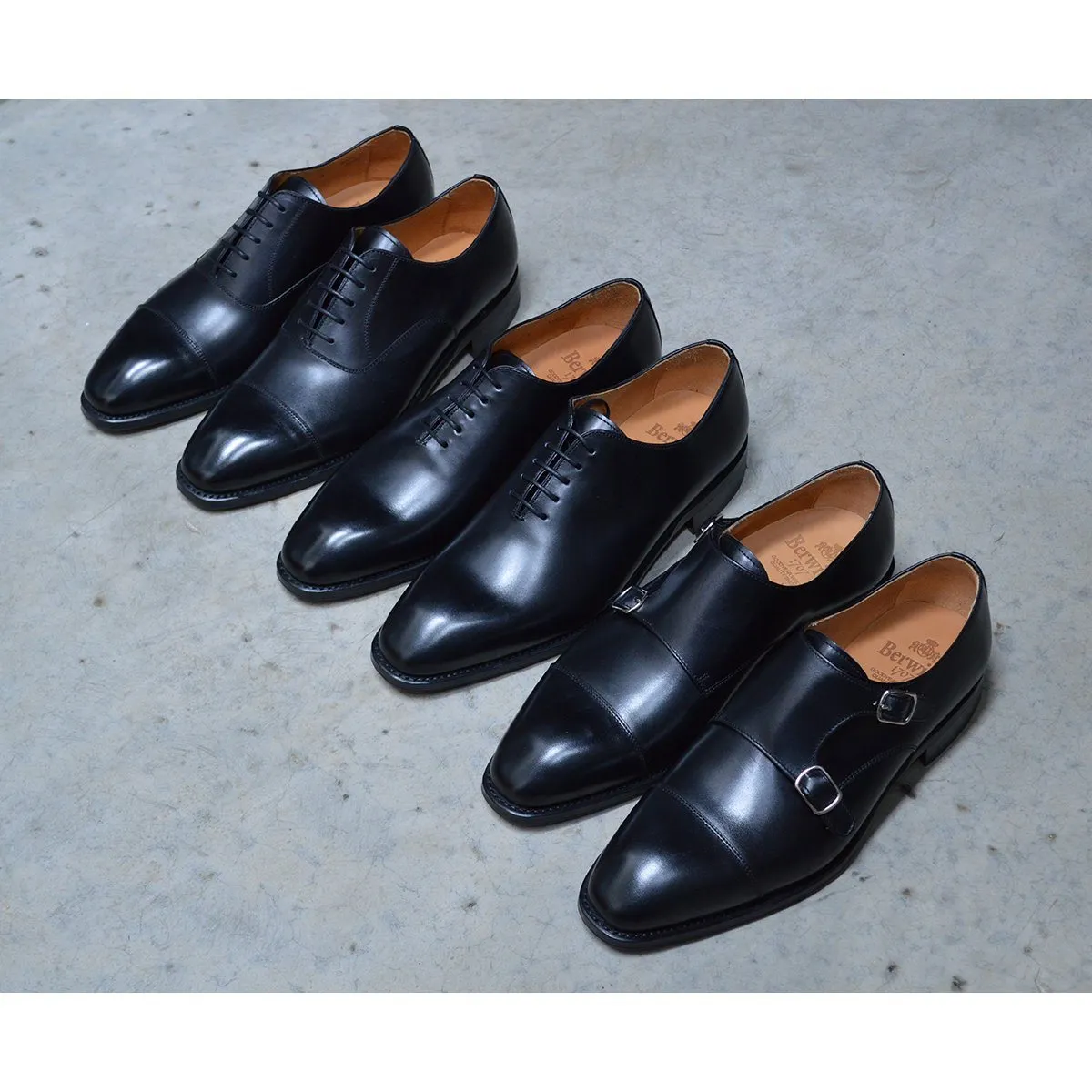 Berwick 1707 Straight Cap Oxford (5217) - Black Boxcalf