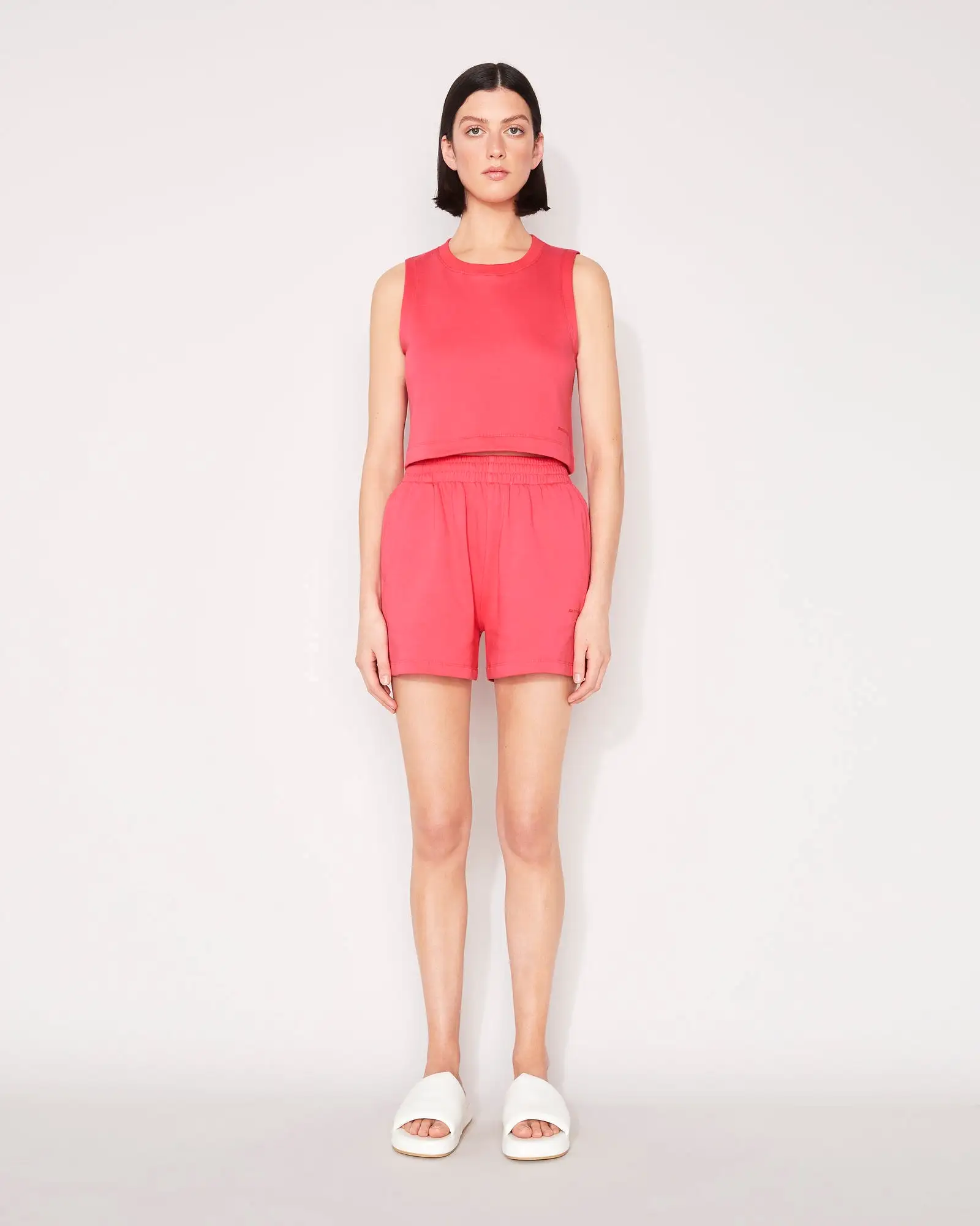 ESSENTIAL SWEAT SHORT - ROUGE RED