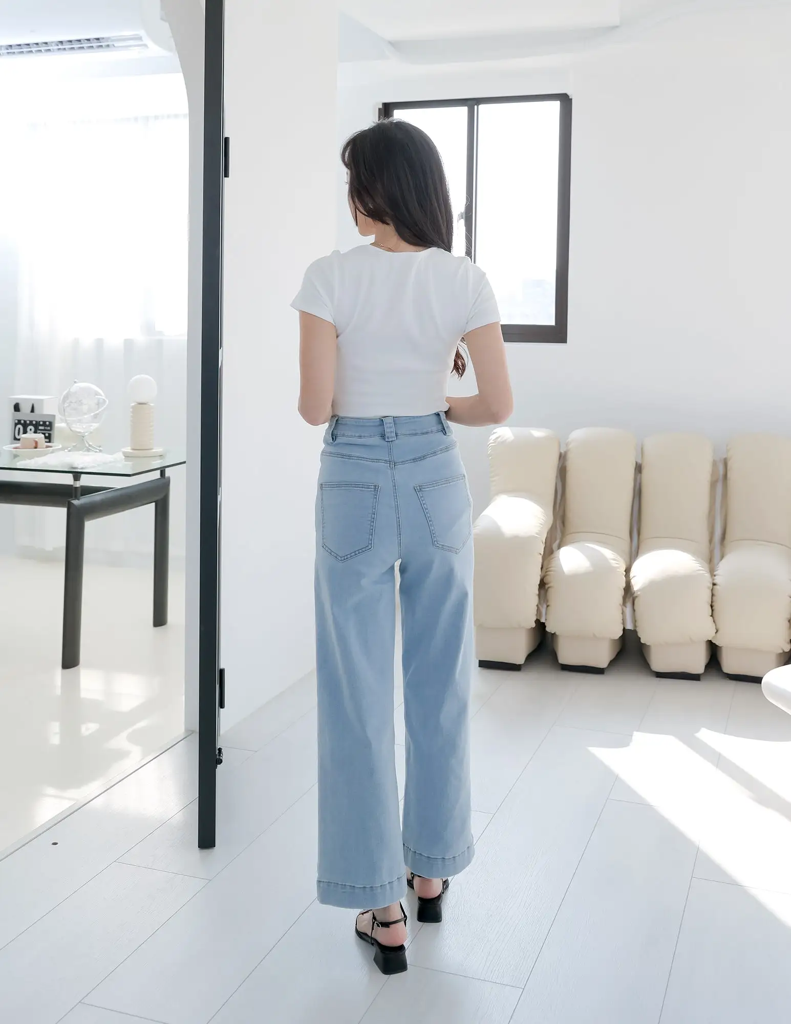 Nadine Straight Leg Jeans in Light Wash