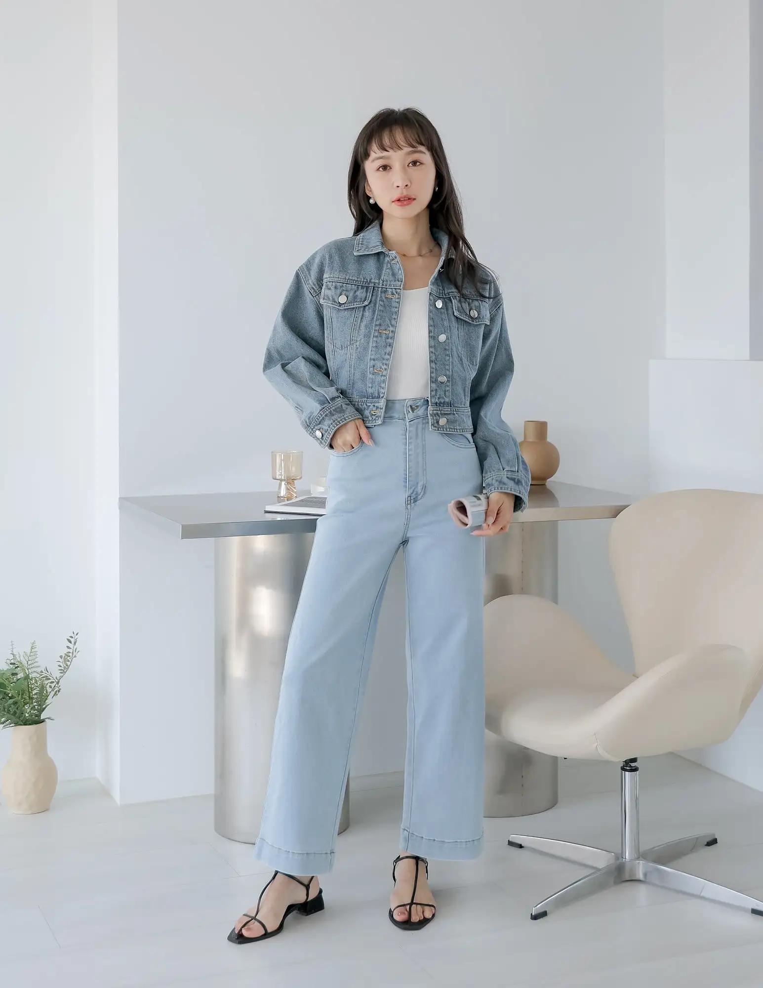 Nadine Straight Leg Jeans in Light Wash