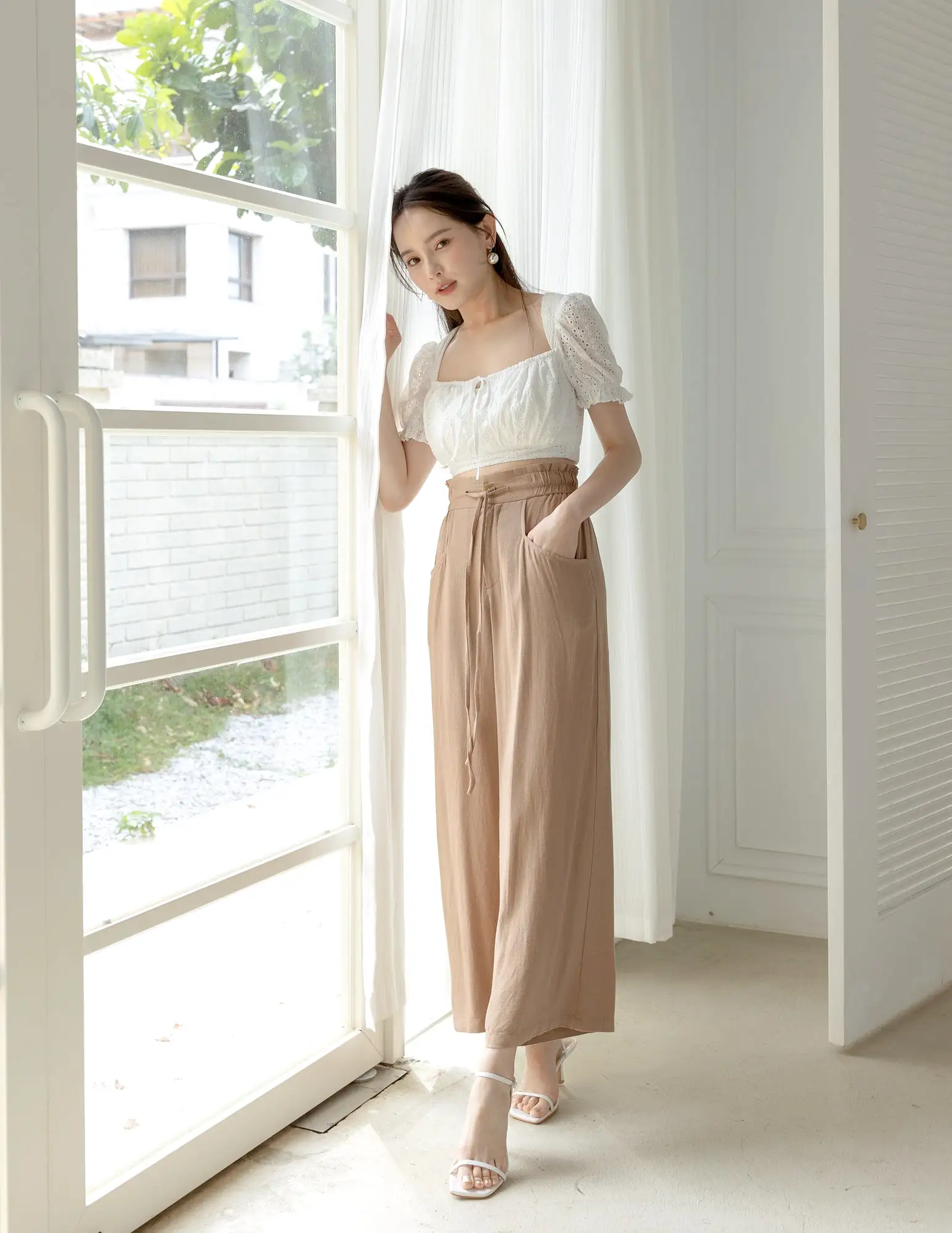 Regina Linen Pants in Tan