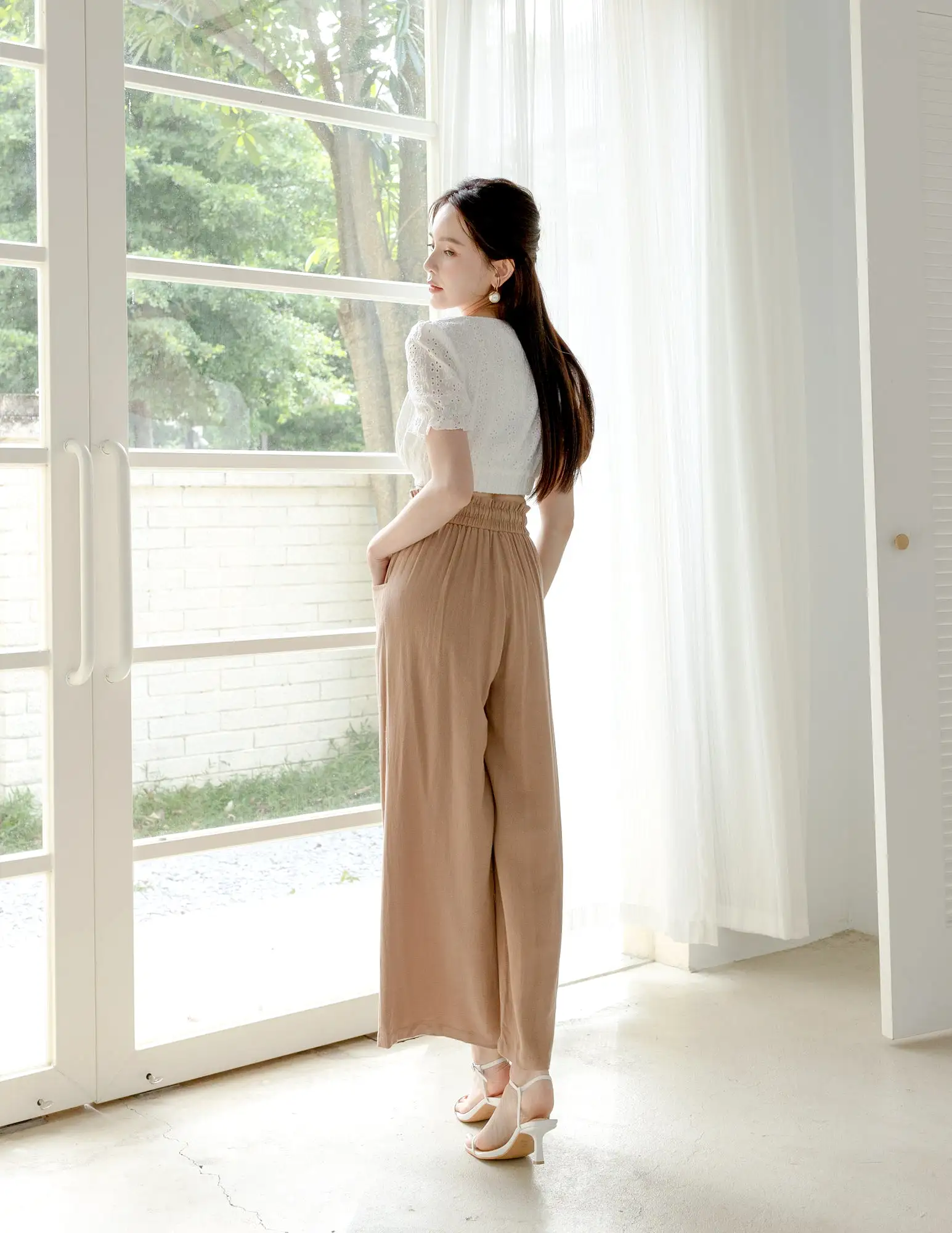 Regina Linen Pants in Tan